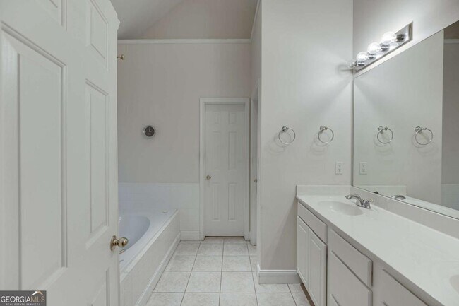 Building Photo - 6440 Deep Woods Ct