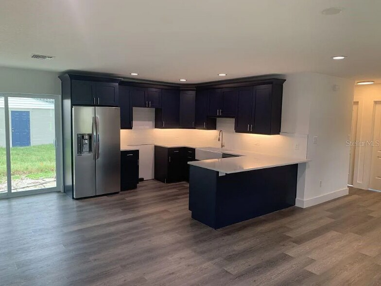 Building Photo - 4229 W Bay Vista Ave