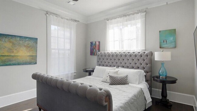 Building Photo - 1013 Euclid Ave NE