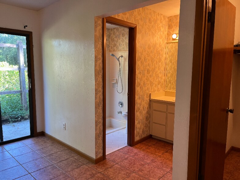 Building Photo - 501 SW 75th Terrace