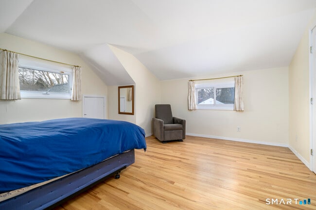 Building Photo - 63 Alpine St