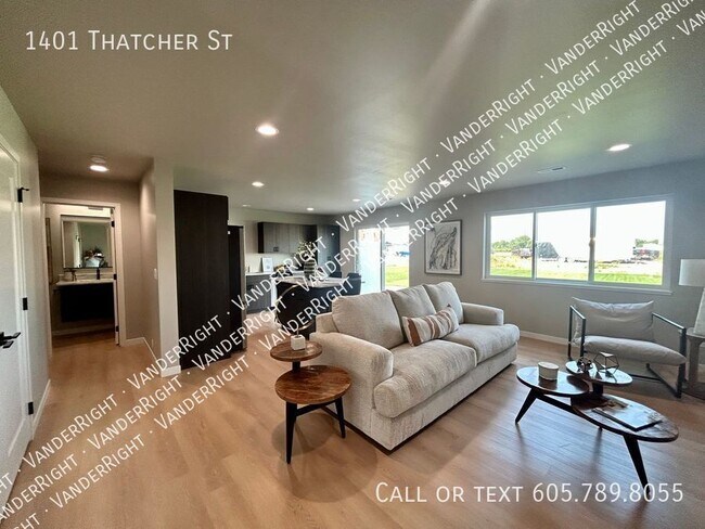 Building Photo - 1401 Thatcher St