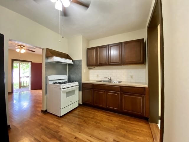 Building Photo - 126 S Krueger Ave