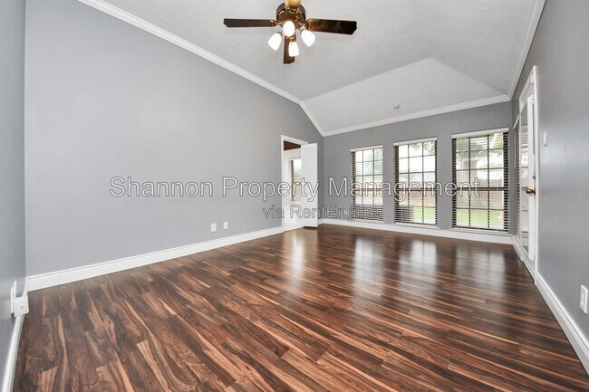 Building Photo - 15818 Sweetwater Creek Dr