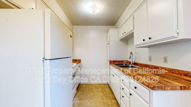 Building Photo - 1325 Edwards Ave