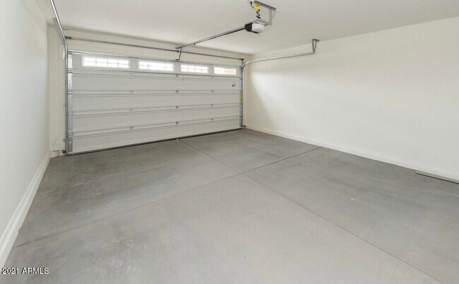 Building Photo - 7255 N 125th Dr