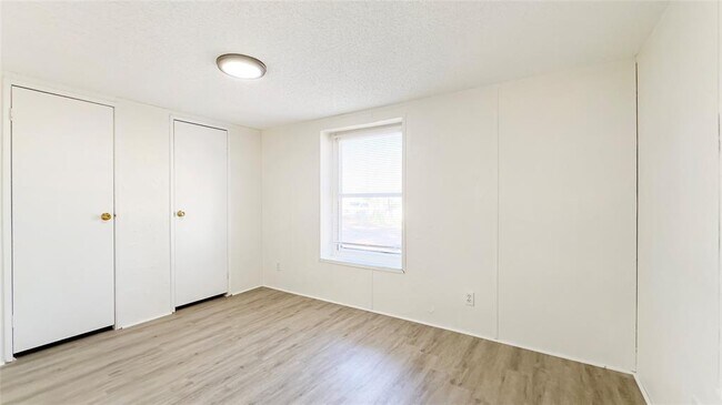 Building Photo - 1202 US-190