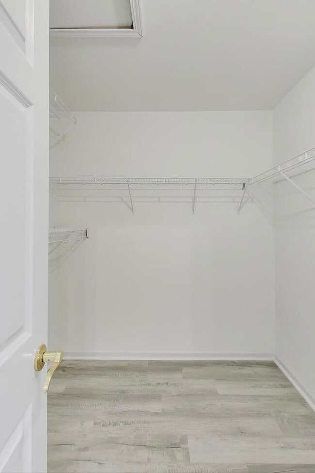 Building Photo - 23927 McMullin Cir