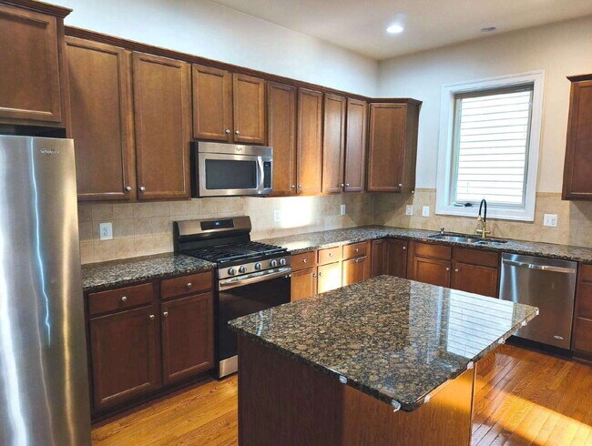 Building Photo - Luxurious Single-Family Home in Vibrant One Loudoun!