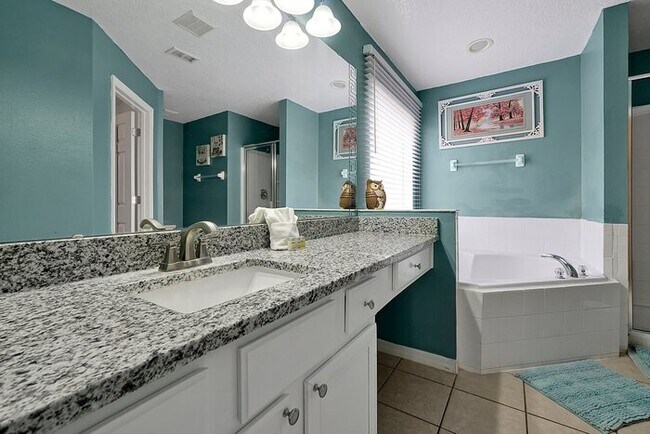 Building Photo - 112 Paloma Dr