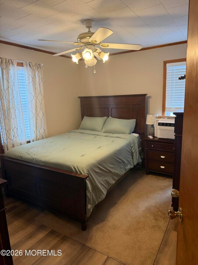 Building Photo - 410 8th Ave