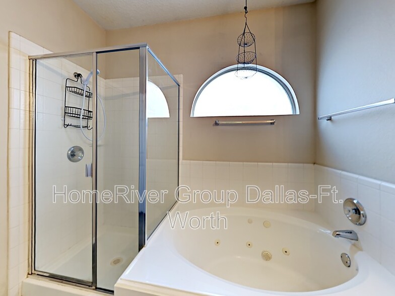 Building Photo - 10613 Gleneagles Ln