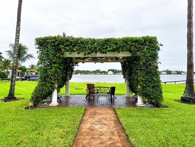 Building Photo - 137 Ocean Cay Way