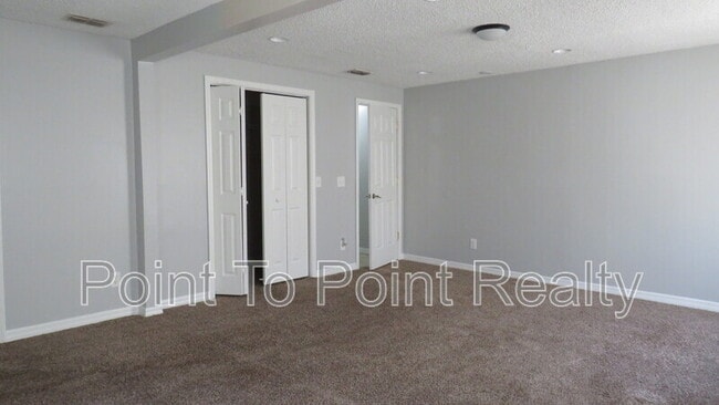 Building Photo - 1647 Dibble Cir W