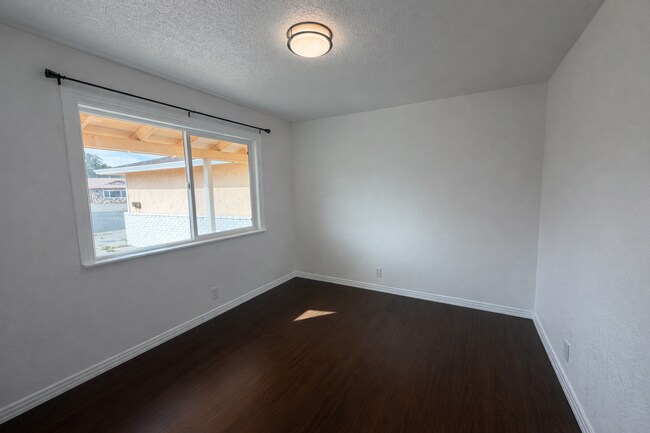 Building Photo - 3 bed 2 Bath Home Recently renovated single-family home in Fairfield,