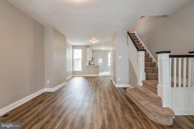 Building Photo - 5524 Delancey St