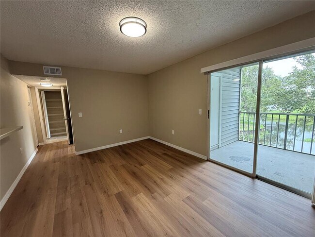 Building Photo - 1222 Bermuda Lakes Ln