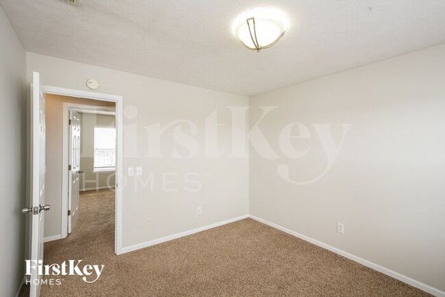 Building Photo - 902 Hearthside Ct