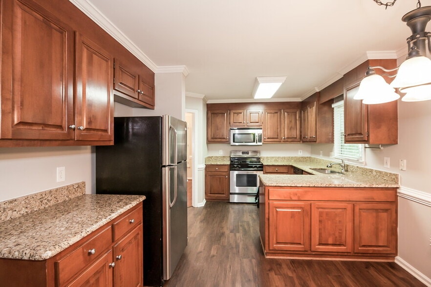 Building Photo - 4801 Bay Pines Ct