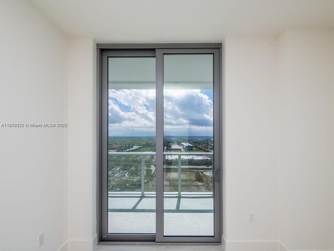 Building Photo - 2000 Metropica Wy