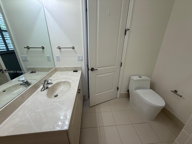 Building Photo - 705 SW 147th Ave