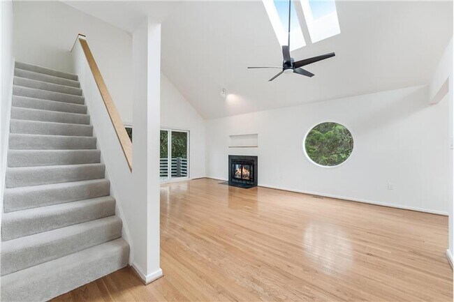 Building Photo - 11916 Moss Point Ln