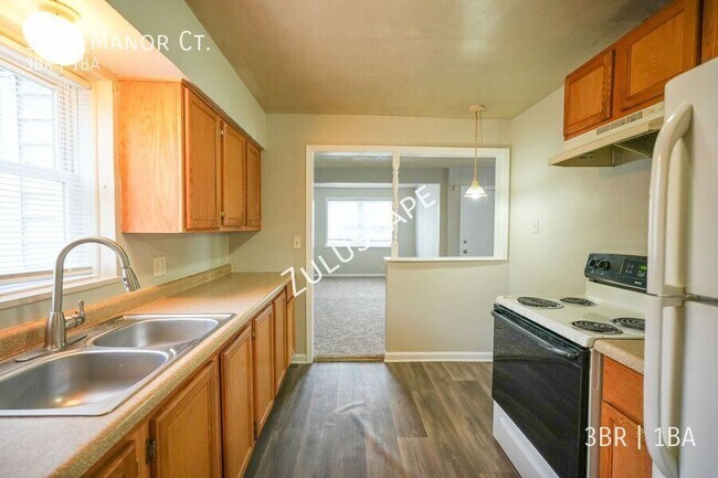Building Photo - 3734 Manor Ct