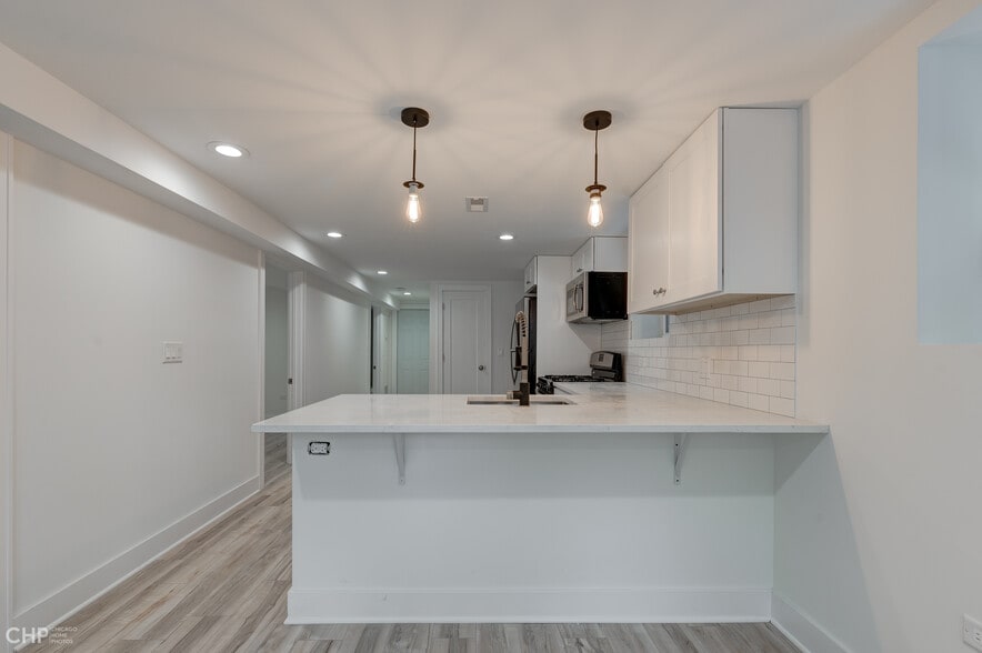 Building Photo - 4113 N Ashland Ave