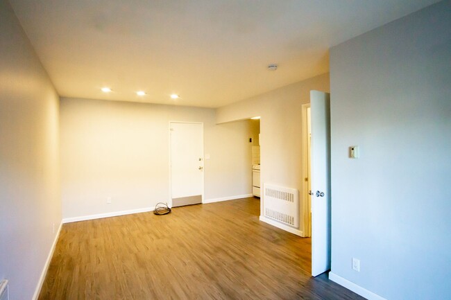 Building Photo - SW: Unique, Updated Studio w/Walk-Through ...