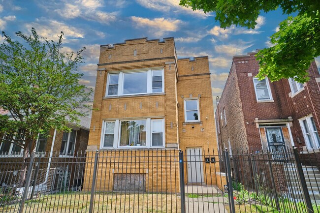 Primary Photo - 6345 S Artesian Ave