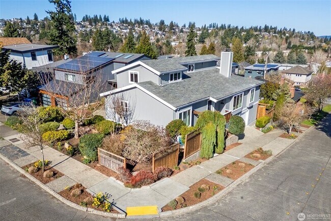 Building Photo - 6001 60th Ave NE
