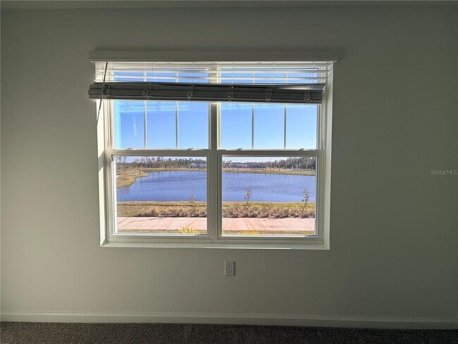 Building Photo - 9948 Red Canoe Aly