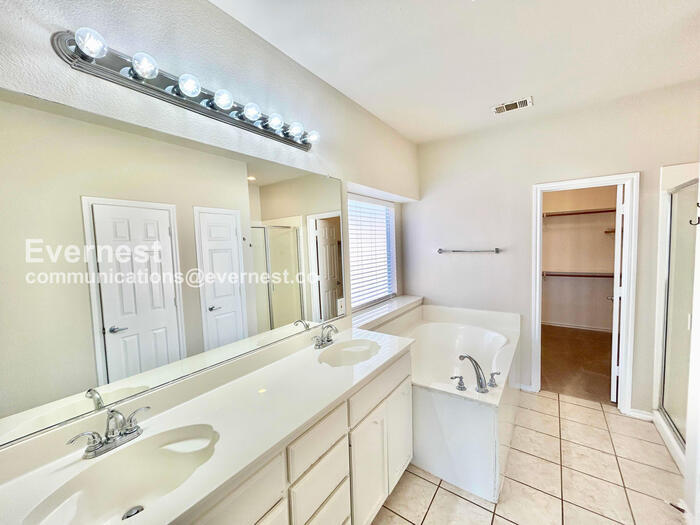 Building Photo - 10009 Bull Run