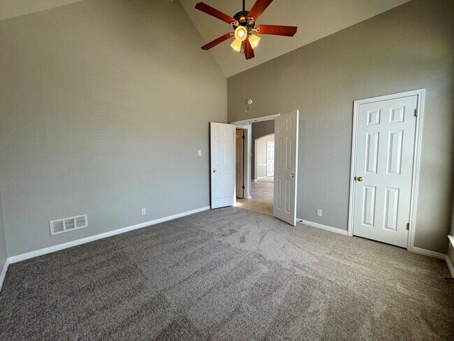 Building Photo - 5844 Back Bay Ln