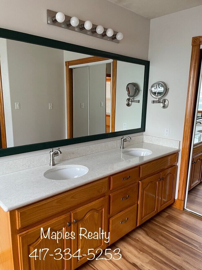 Building Photo - VERY NICE 3 bedroom home in Branson, MO fo...