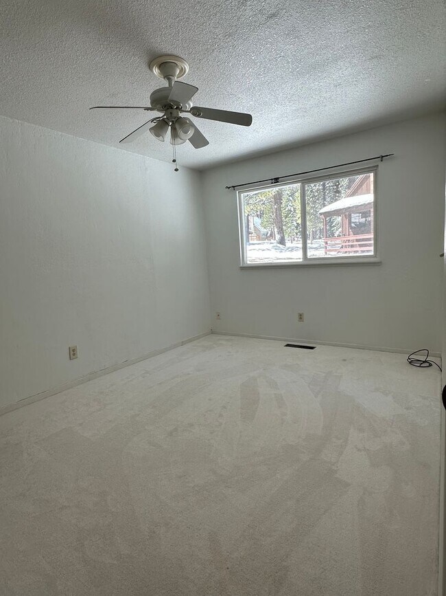 Building Photo - Great Location on Gardner Mountain - Long Term Rental