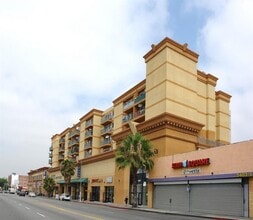 Building Photo - 5411 Hollywood Blvd