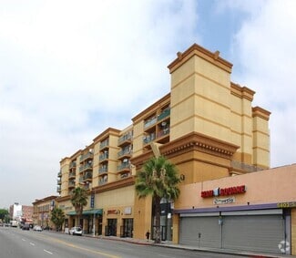 Building Photo - 5411 Hollywood Blvd