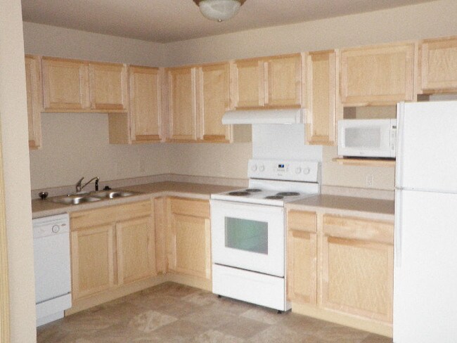 Building Photo - Fair Acre Townhomes, LLC