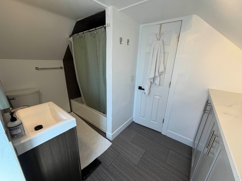 Building Photo - 251 S Lafayette St