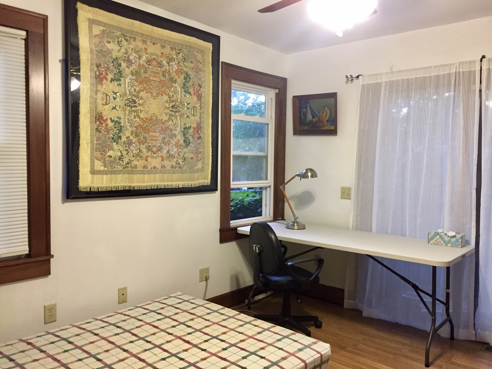 First floor bedroom - 425 E Crain Ave