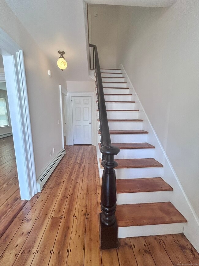 Building Photo - 32 Starr St