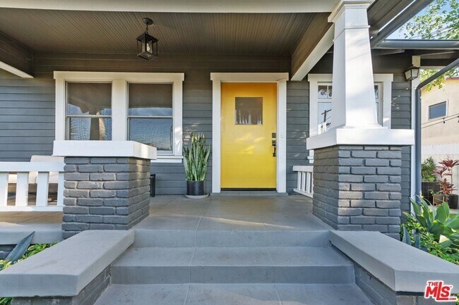 Building Photo - 1012-1014 Manzanita St