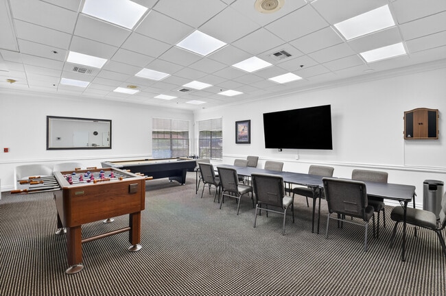 Building Photo - 7677 Lexington Club Blvd