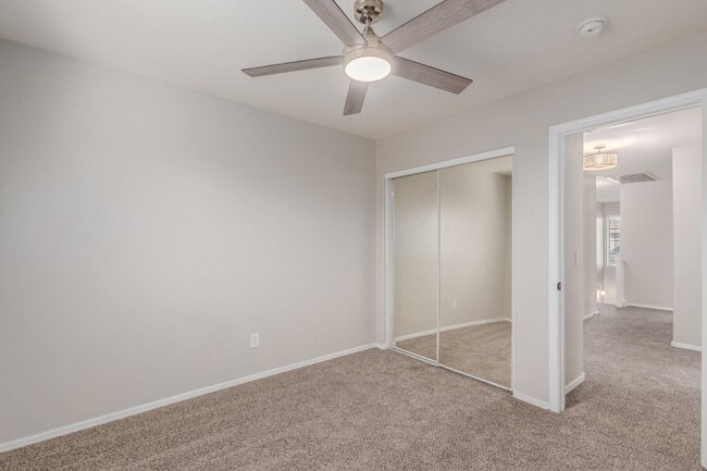 Building Photo - 3012 S 101st Dr