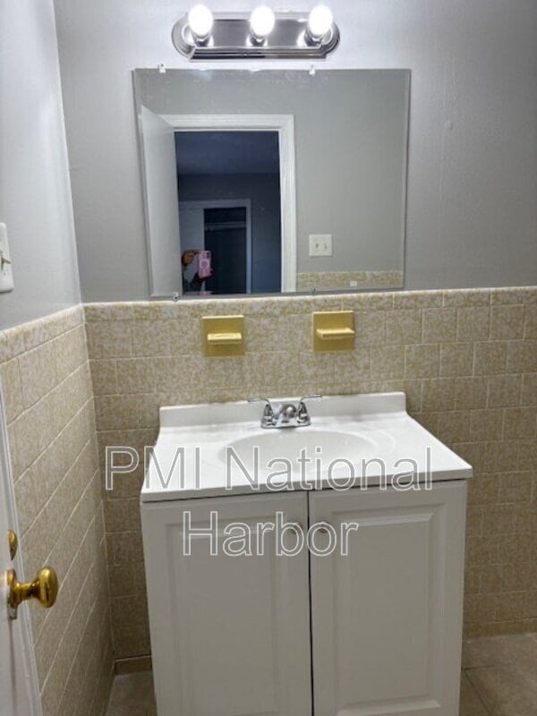 Building Photo - 1235 Chaplin St SE