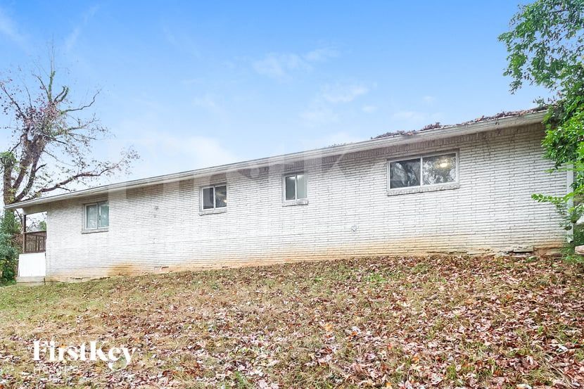 Building Photo - 2483 Kings Park Cir