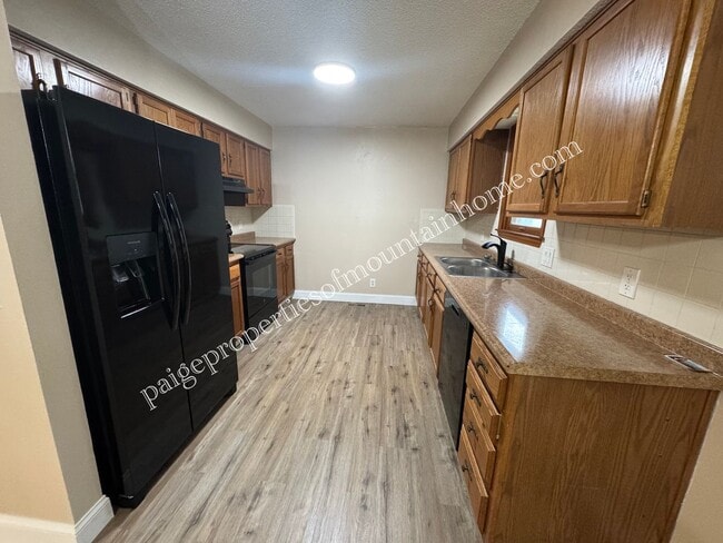 Building Photo - 412 Spring Park Dr