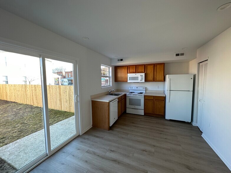 Building Photo - 6655 Musgrave St