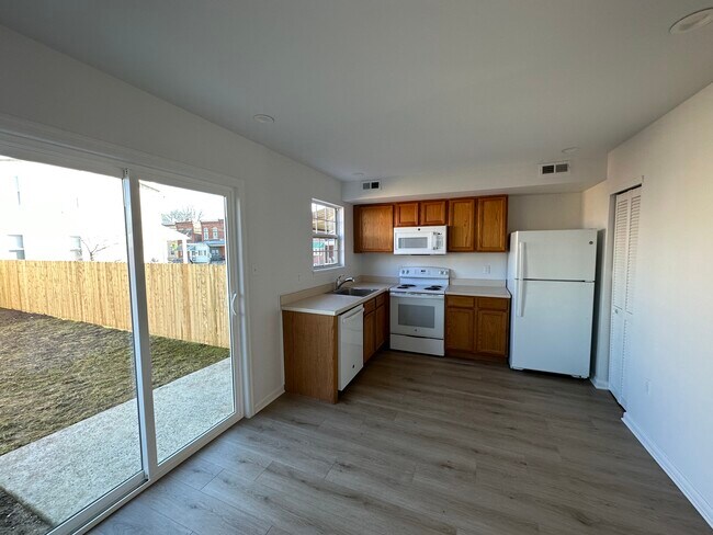 Building Photo - 6655 Musgrave St